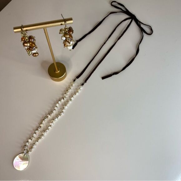 Gold, Pearl, & Bronze Cluster Drop Earrings - Picture 4 of 5